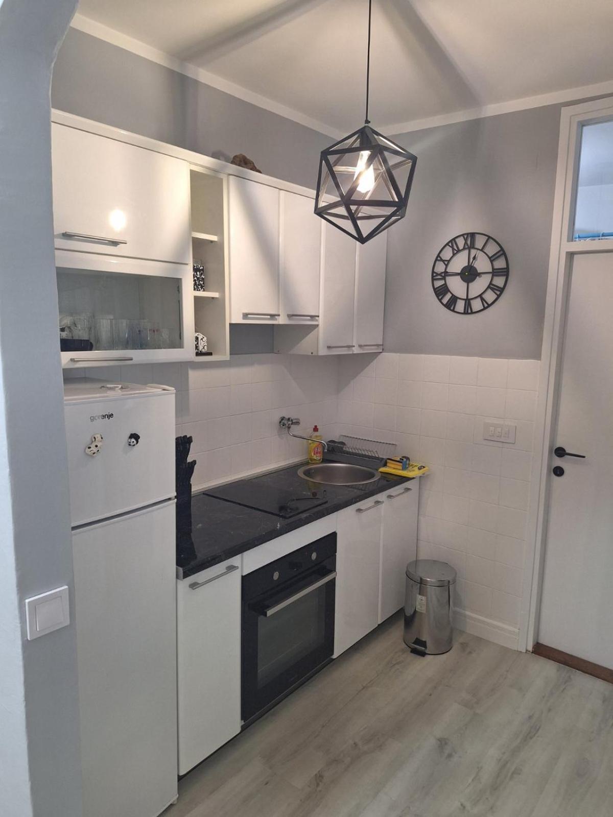 Center Apartment *
