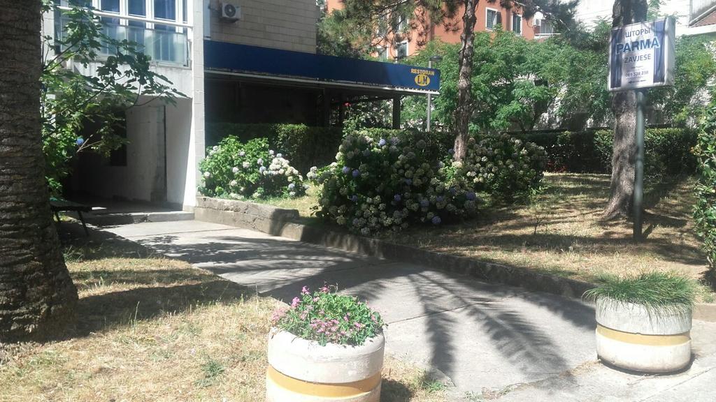 Apartment Center